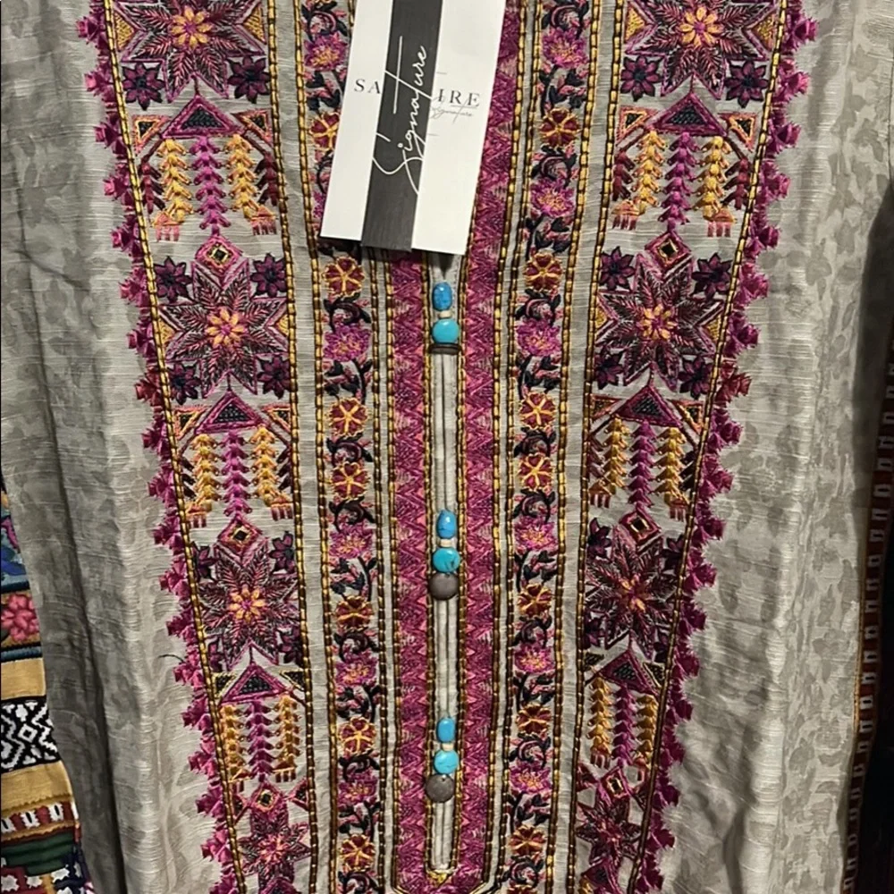 Sapphire embroidered two piece Pakistani dress - Picture 2 of 6